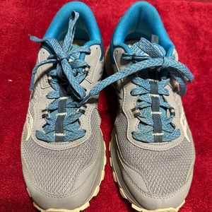 Ladies Saucony Trail/running shoe - Size 9.5